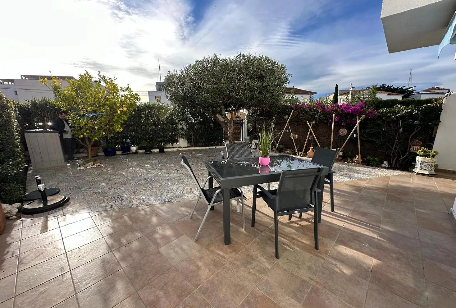 Bonito Apartamento Con Gran Terraza Y Piscina Comunitaria Roses Apartment