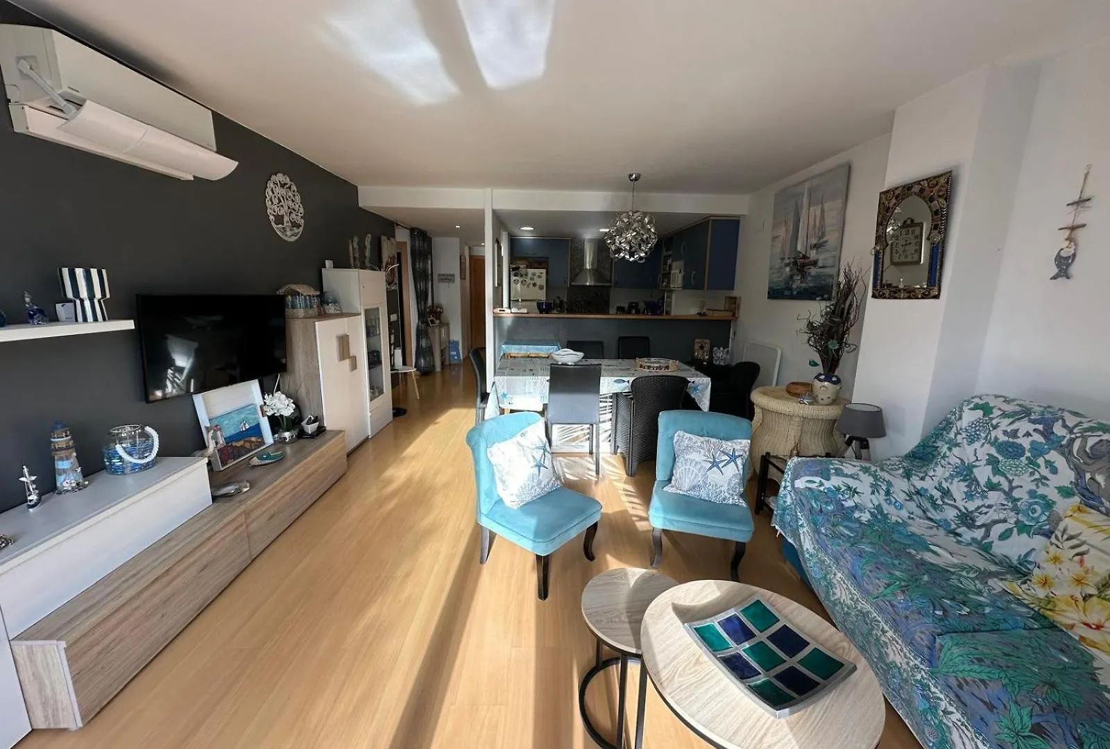 Bonito Apartamento Con Gran Terraza Y Piscina Comunitaria Roses 0*,  Spain