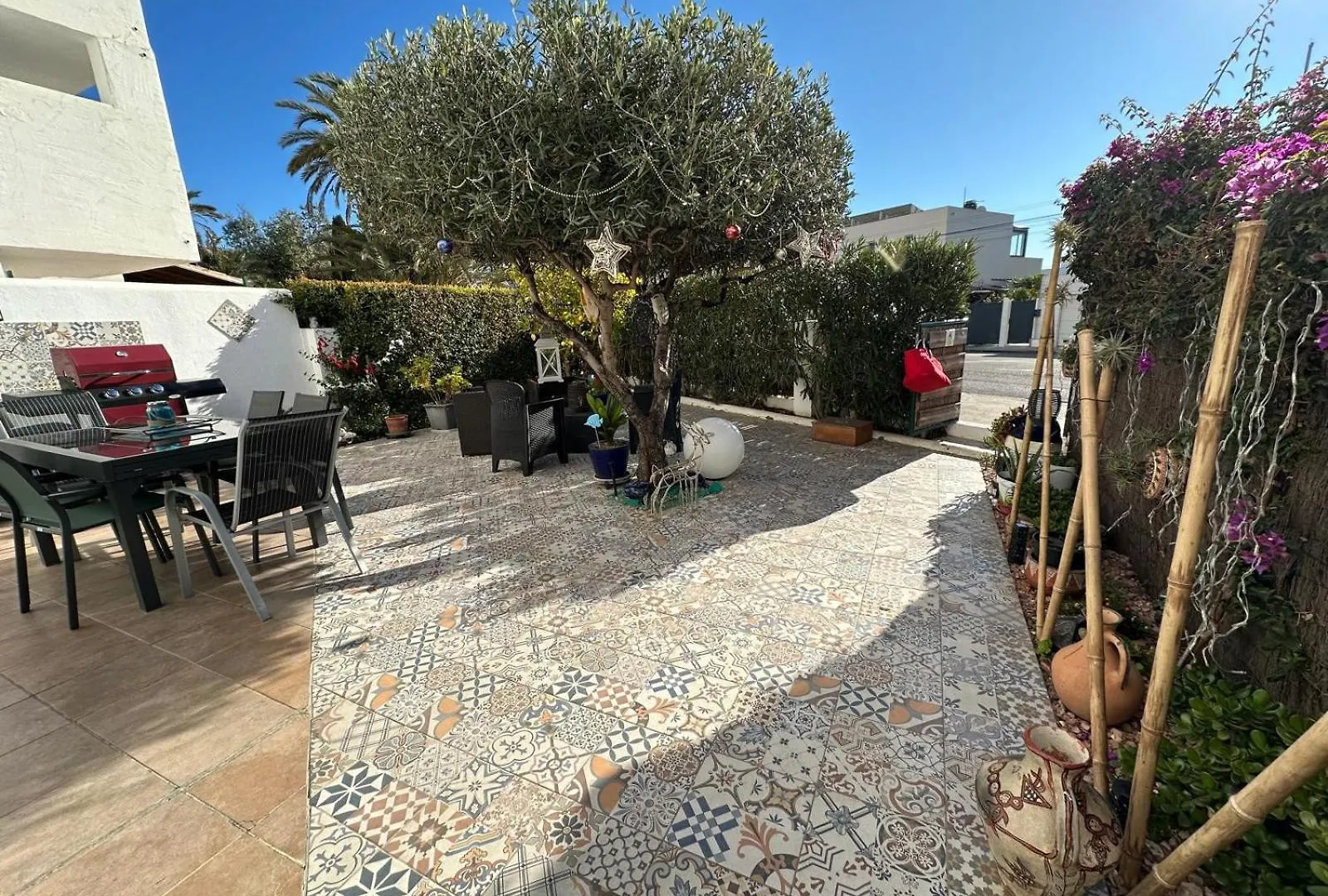 Bonito Apartamento Con Gran Terraza Y Piscina Comunitaria Roses
