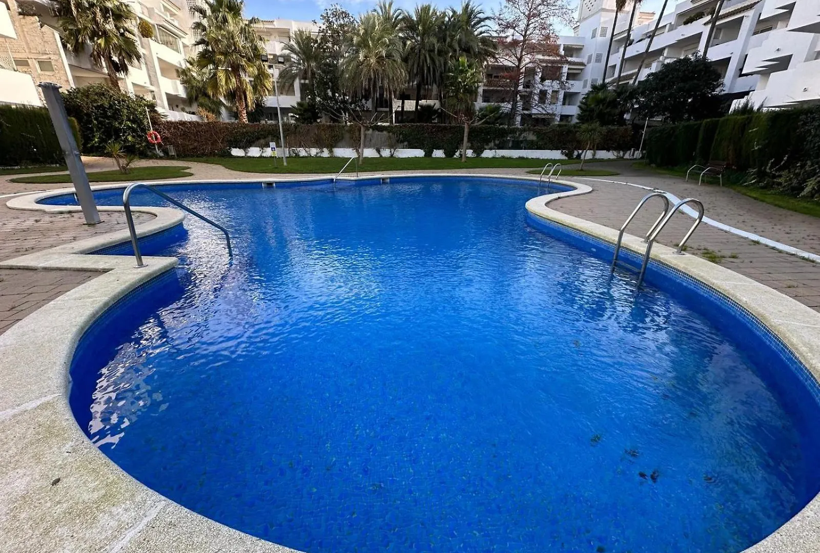 Bonito Apartamento Con Gran Terraza Y Piscina Comunitaria Roses Spain
