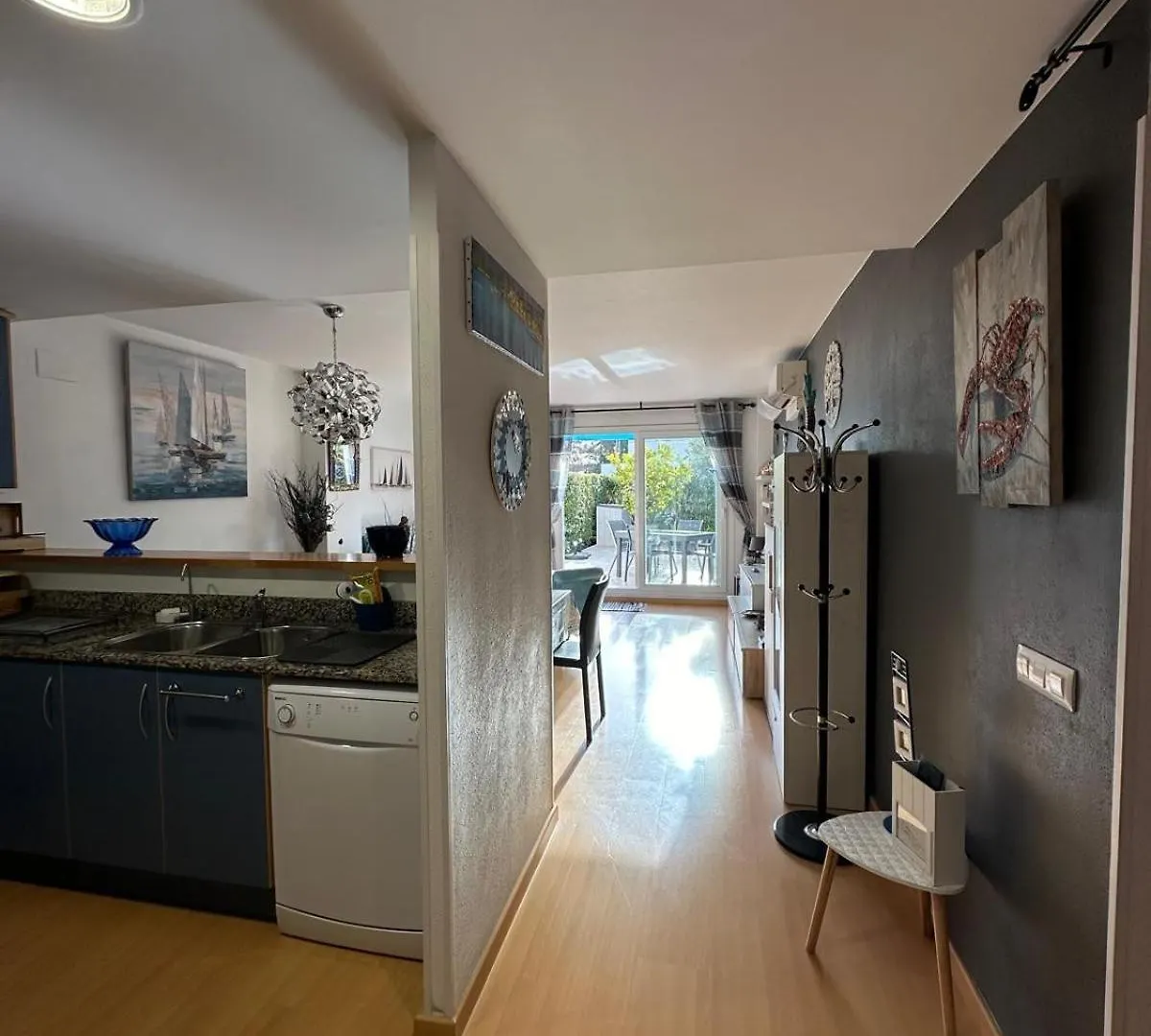 Bonito Apartamento Con Gran Terraza Y Piscina Comunitaria Roses Apartment
