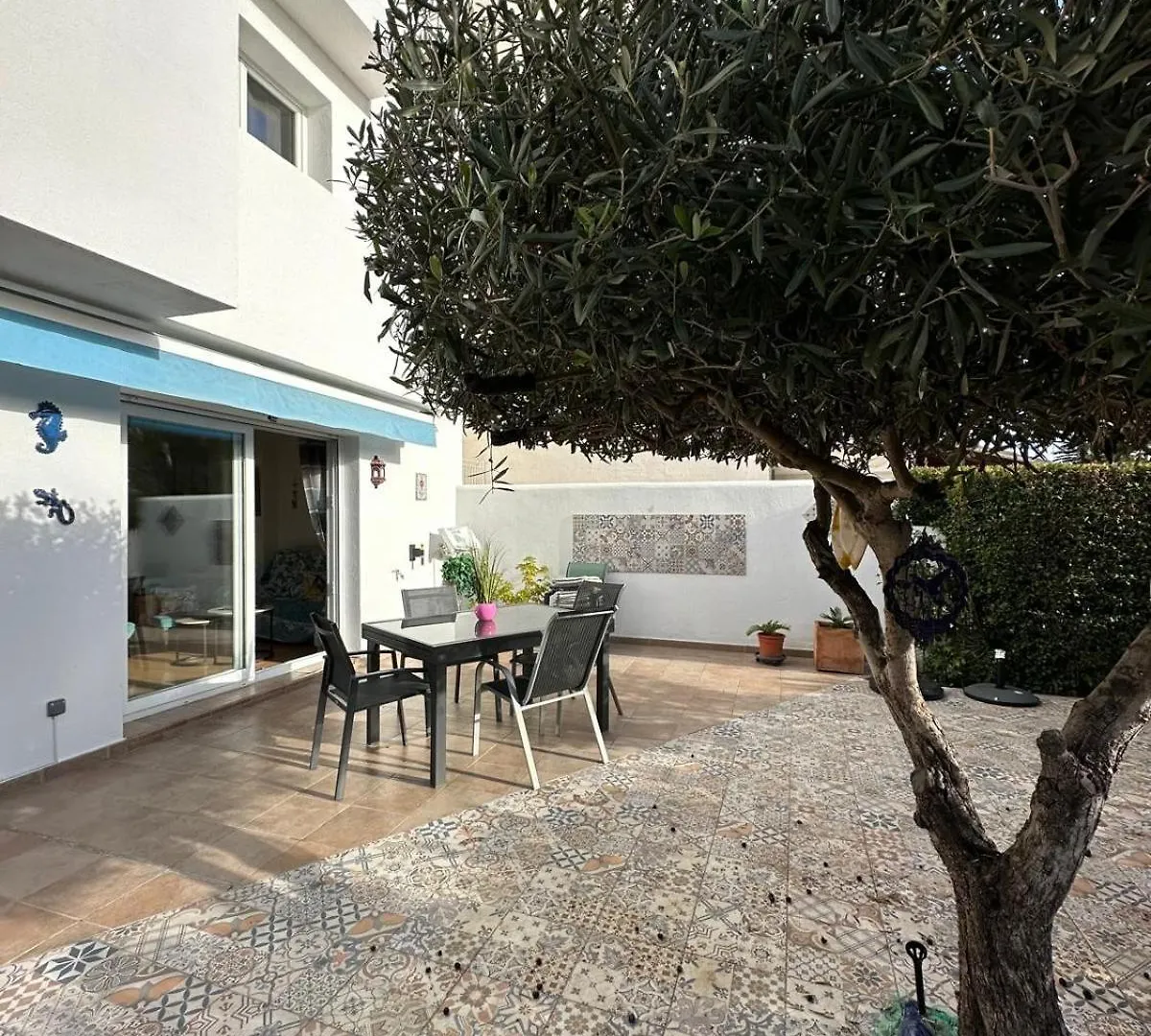 Bonito Apartamento Con Gran Terraza Y Piscina Comunitaria Roses