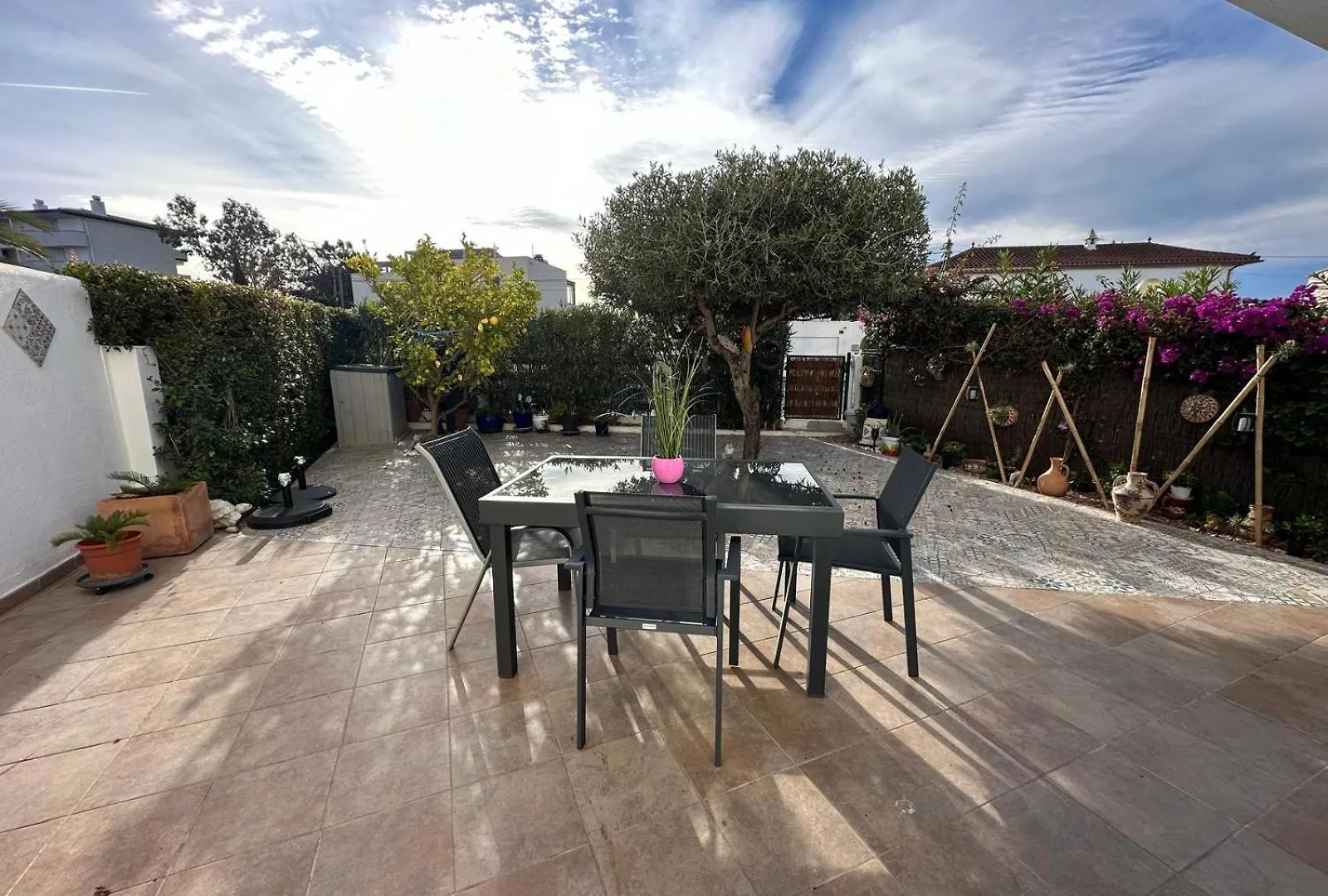 Bonito Apartamento Con Gran Terraza Y Piscina Comunitaria Roses 0*,