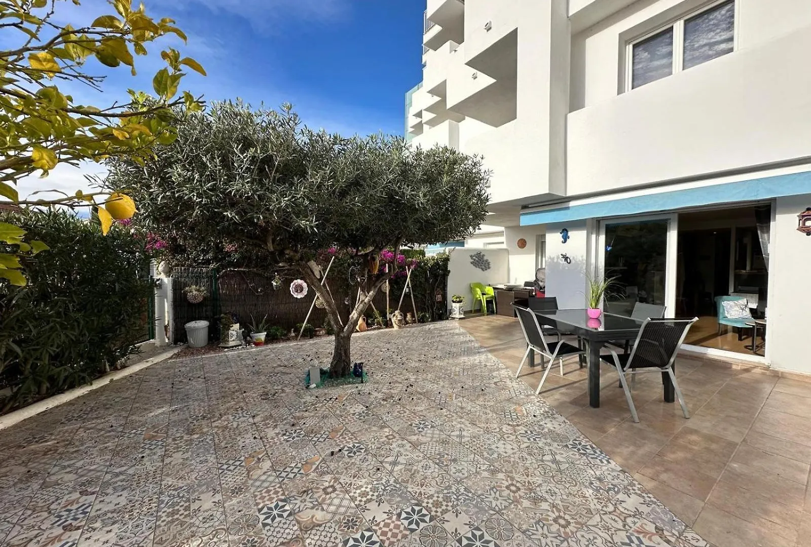 Bonito Apartamento Con Gran Terraza Y Piscina Comunitaria Roses Apartment