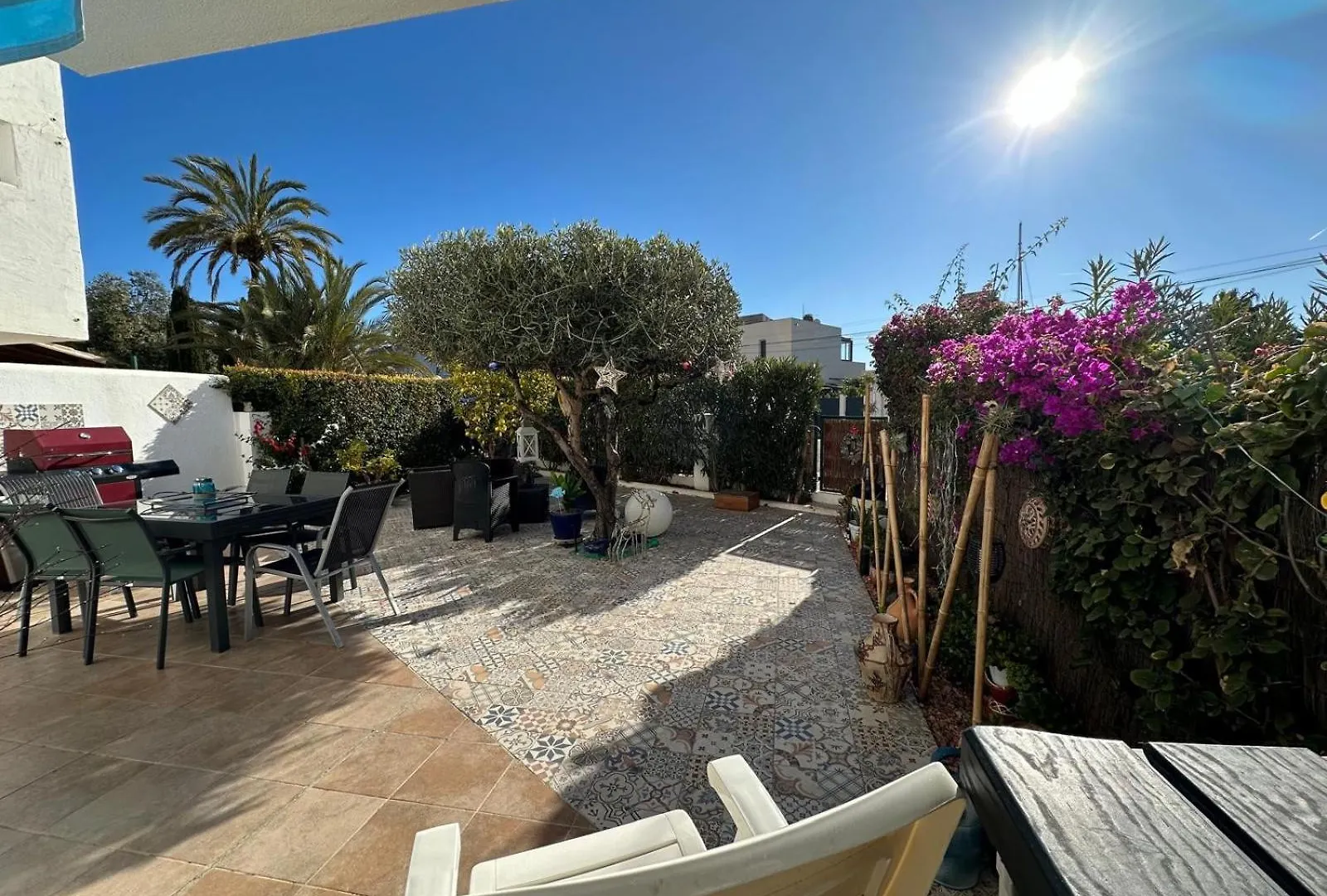 Bonito Apartamento Con Gran Terraza Y Piscina Comunitaria Roses