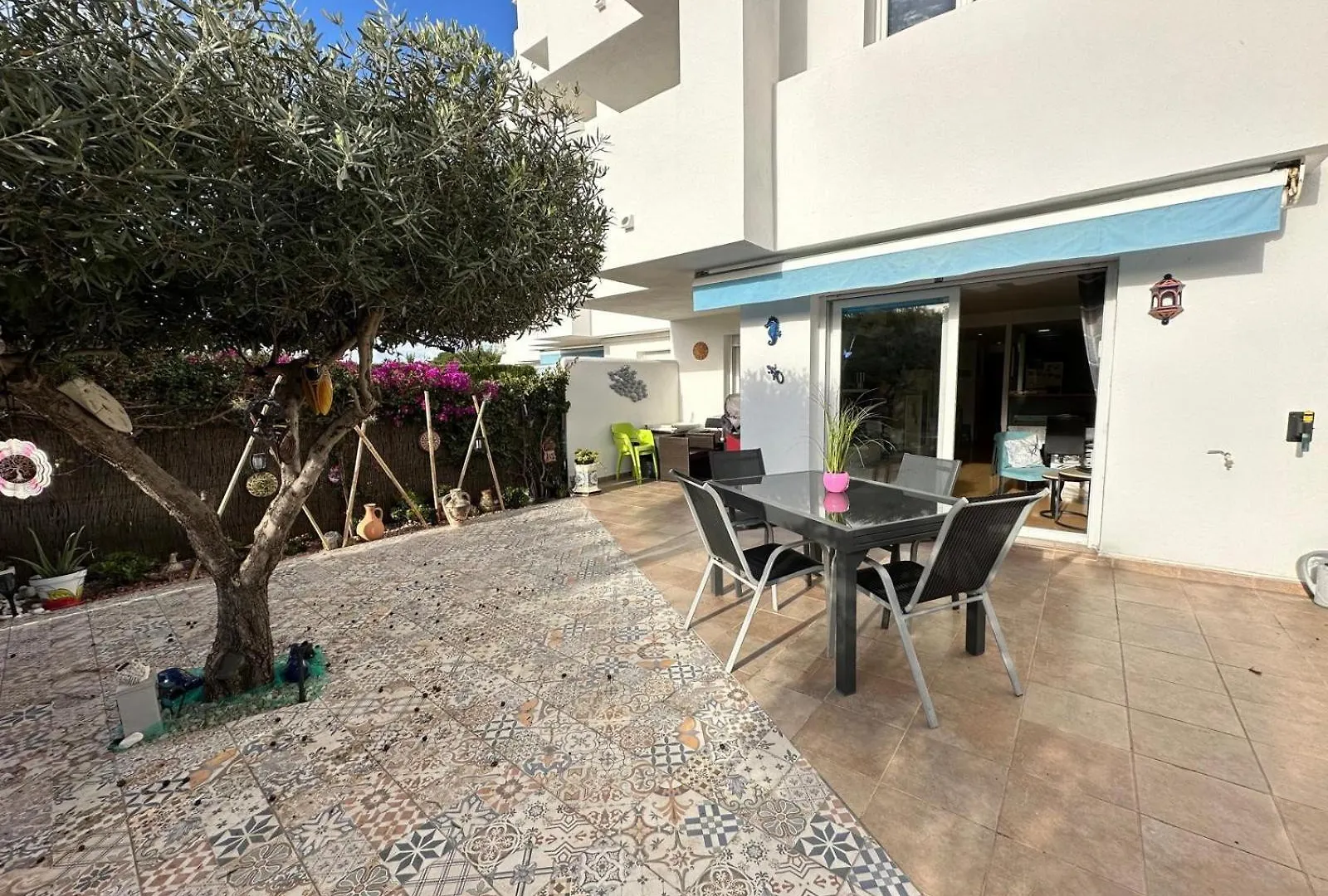 Bonito Apartamento Con Gran Terraza Y Piscina Comunitaria Roses 0*,