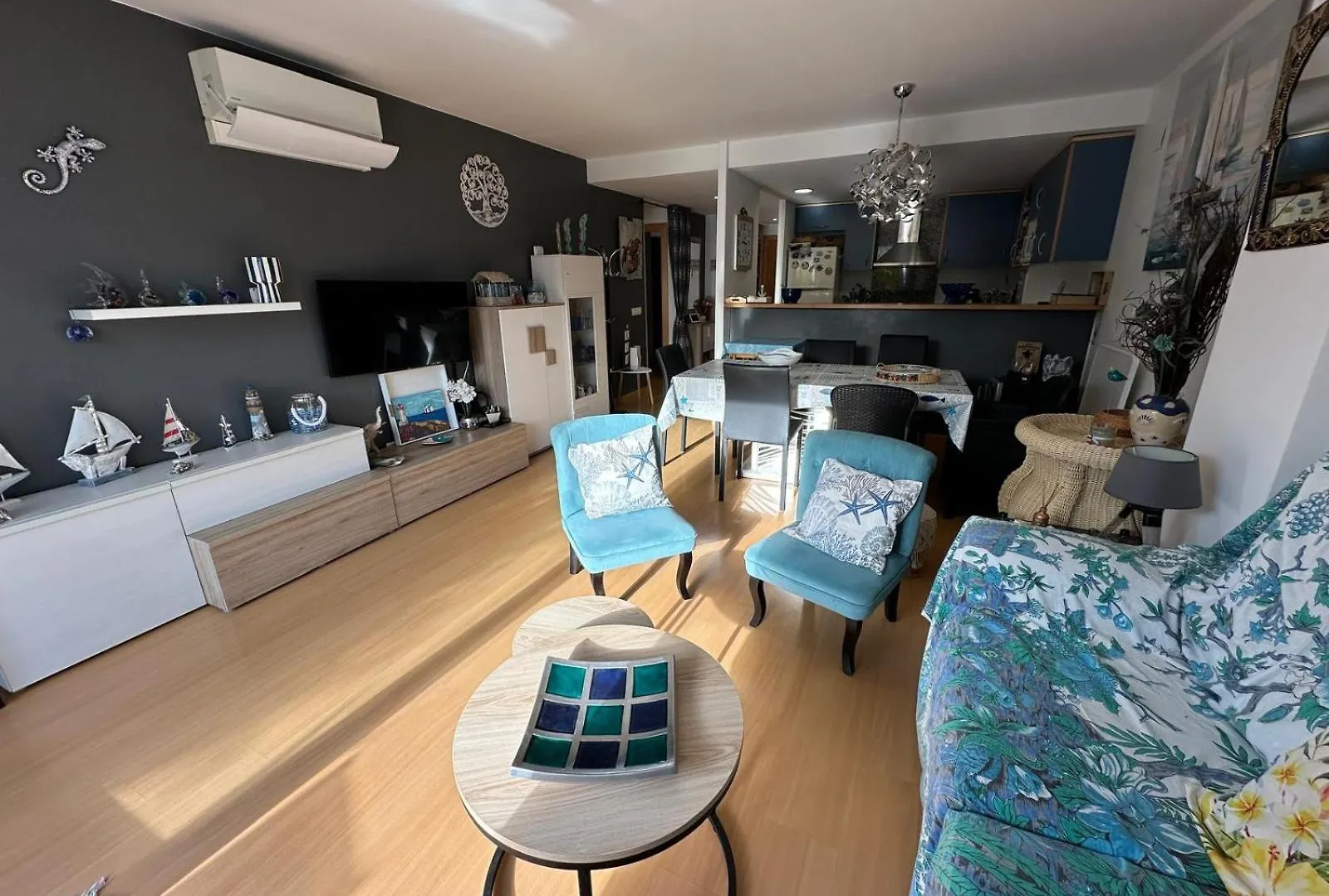 Bonito Apartamento Con Gran Terraza Y Piscina Comunitaria Roses
